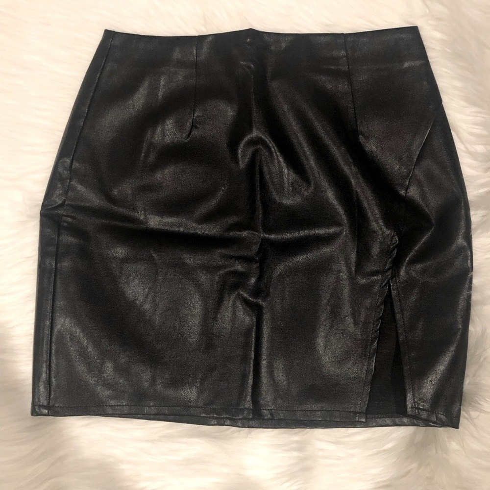 Lulu’s mini skirt